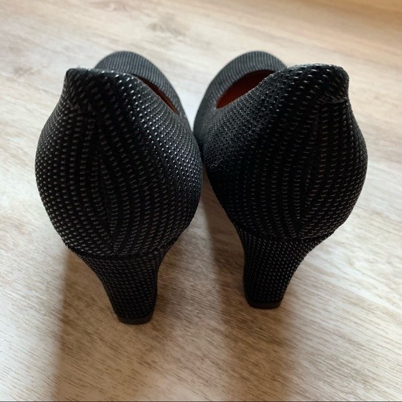 L’Amour Des Pieds Jakoby Black Raindrop Suede Heel - Picture 3 of 6